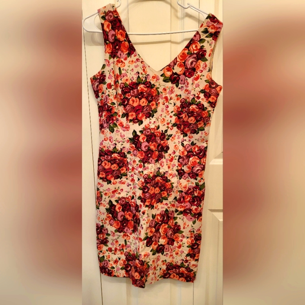 Tailor B. Moss Red Flowered Sheath Mini Dress V-Neck Sleeveless